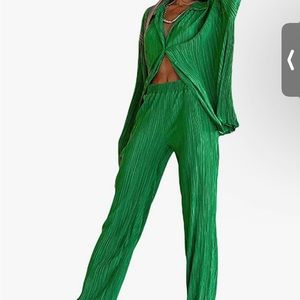 Green two piece set super cute never worn